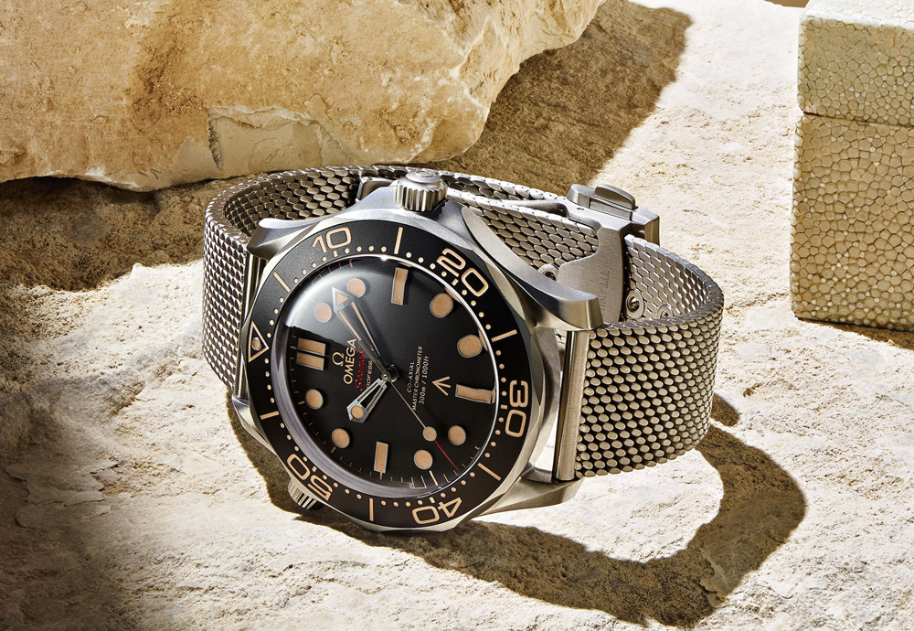 Две стальные модели Seamaster Diver 300M No Date с черным и серебристым циферблатом, Seamaster Diver 300M No Date из титана и Bronze Gold в зеленом цвете и Seamaster Diver 300M 007