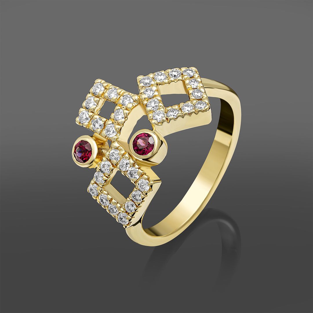 Золотое кольцо с бриллиантами и турмалинами