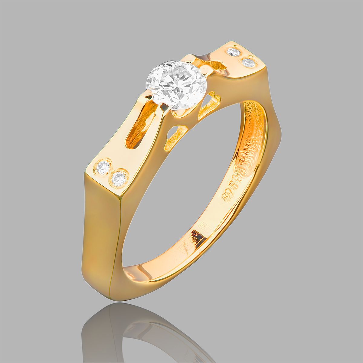 Золотое кольцо с бриллиантами 0,47Ct