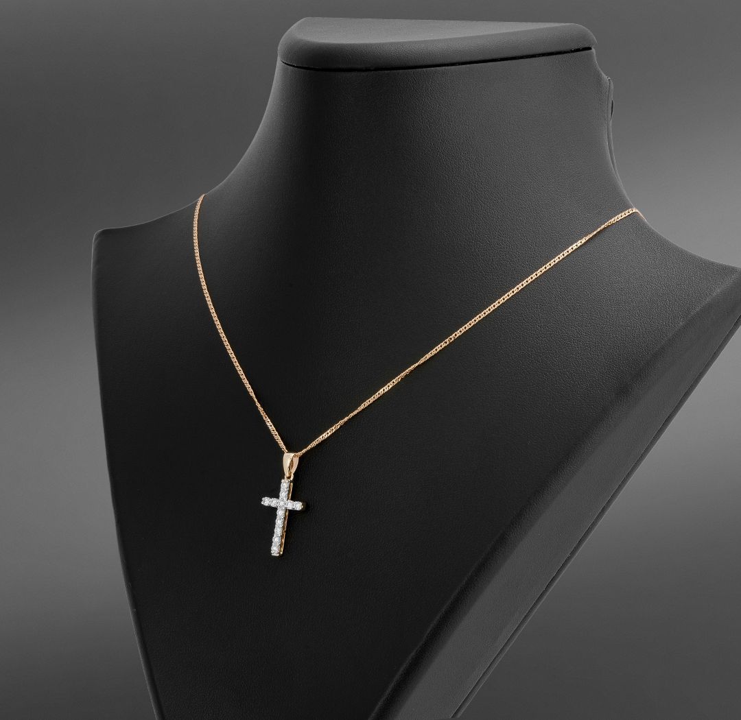 продажа Золотой крест с бриллиантами 0.57Ct в салоне «Emporium Gold»