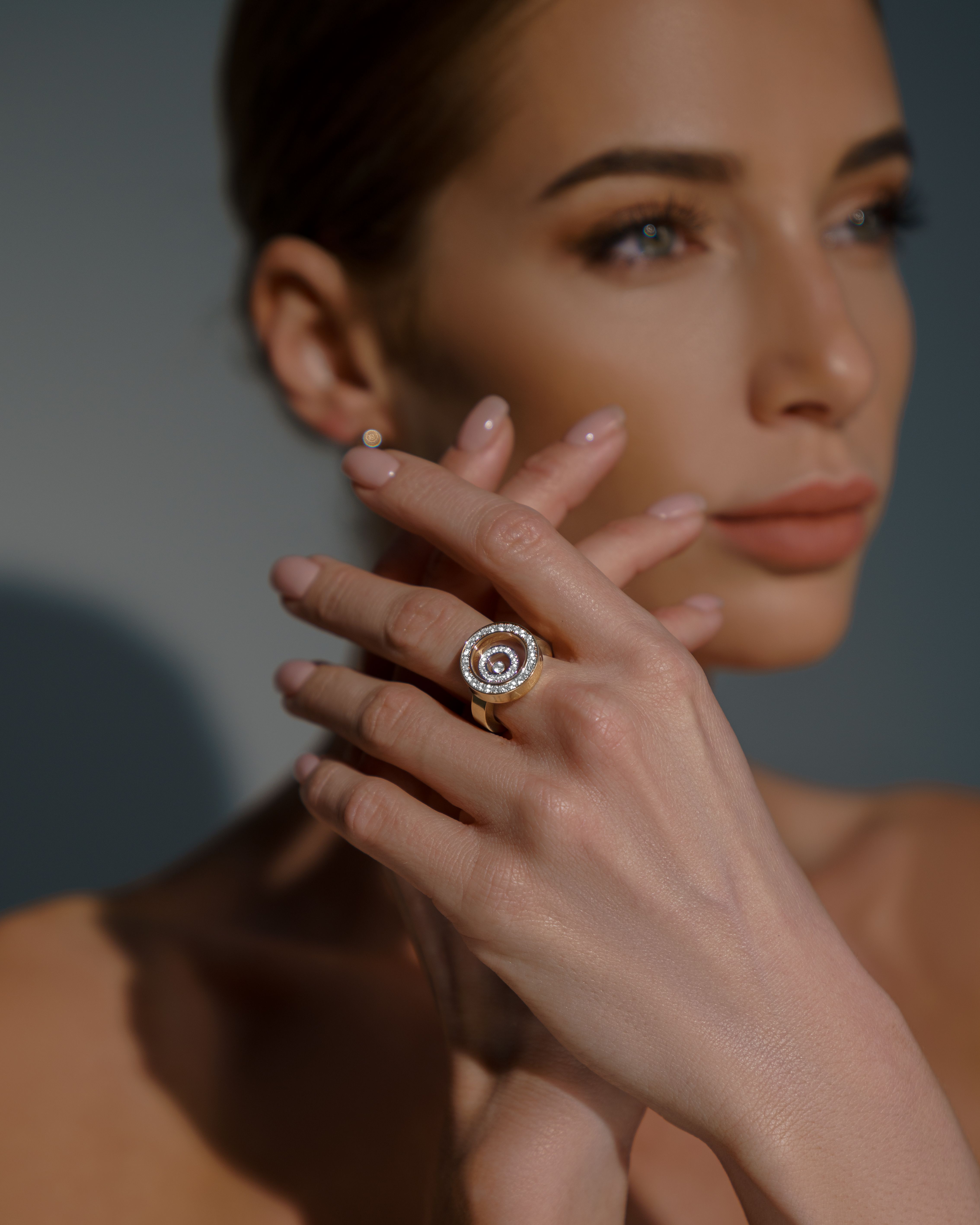 продажа Золотое кольцо с бриллиантами Chopard Happy Diamonds Spirit в салоне «Emporium Gold»