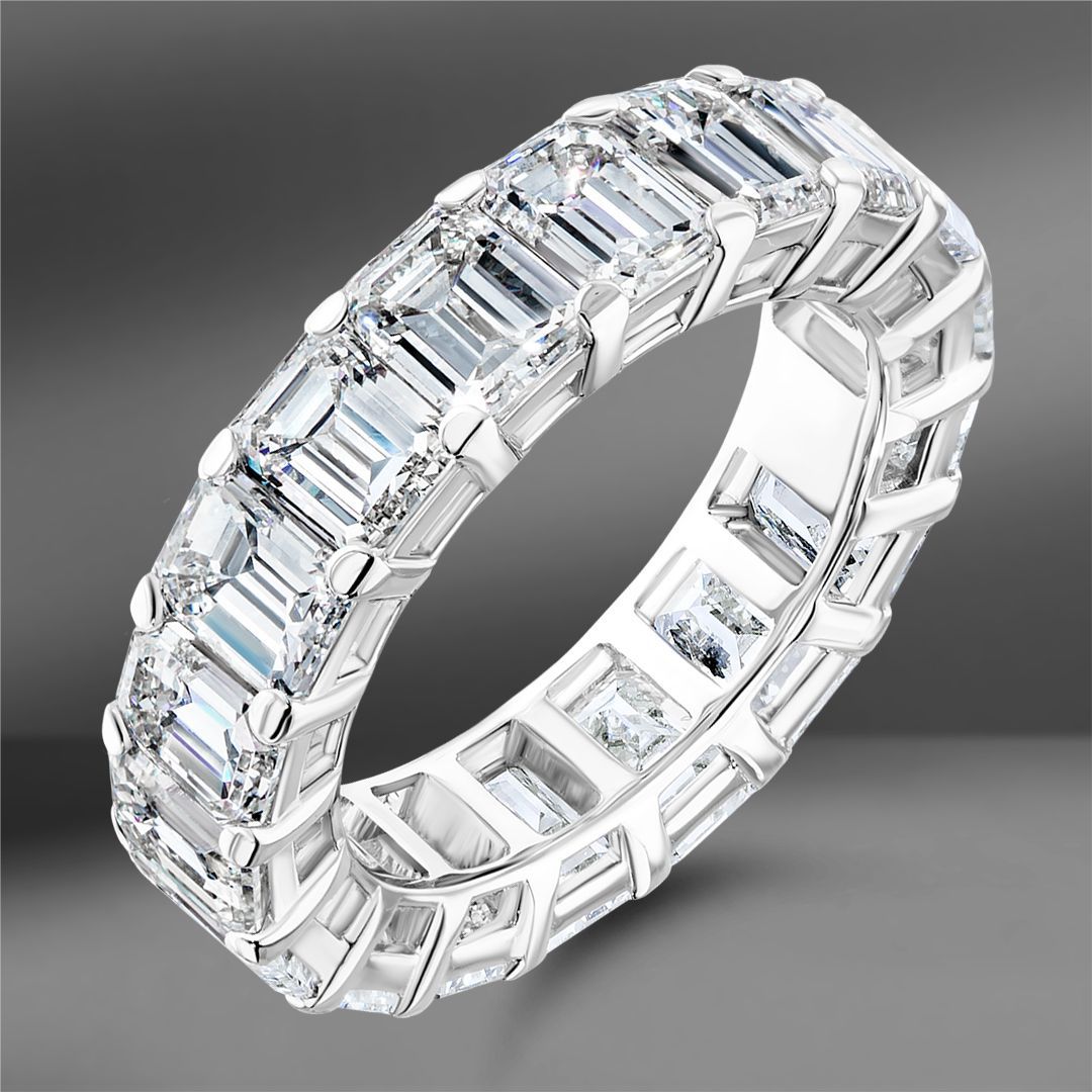 Золотое кольцо Emerald с бриллиантами 9.33Ct