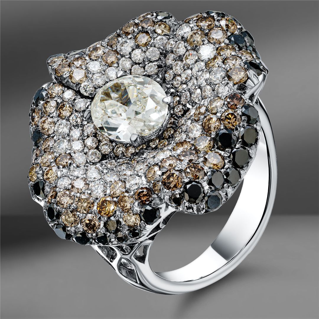 Золотое кольцо с бриллиантами 5.43 Ct