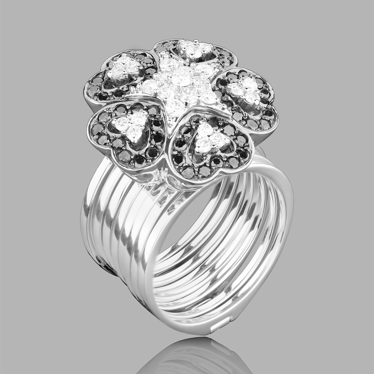 Кольцо-браслет с бриллиантами