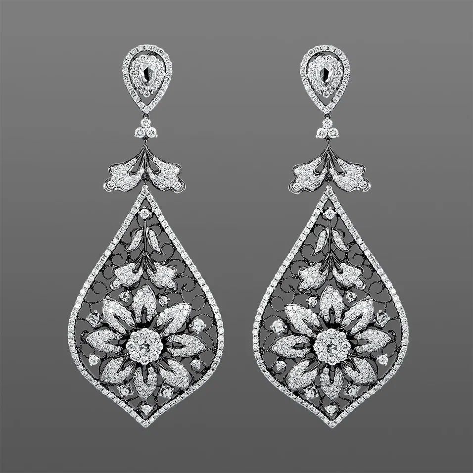 Золотые серьги Chandelers с бриллиантами 8.11Ct