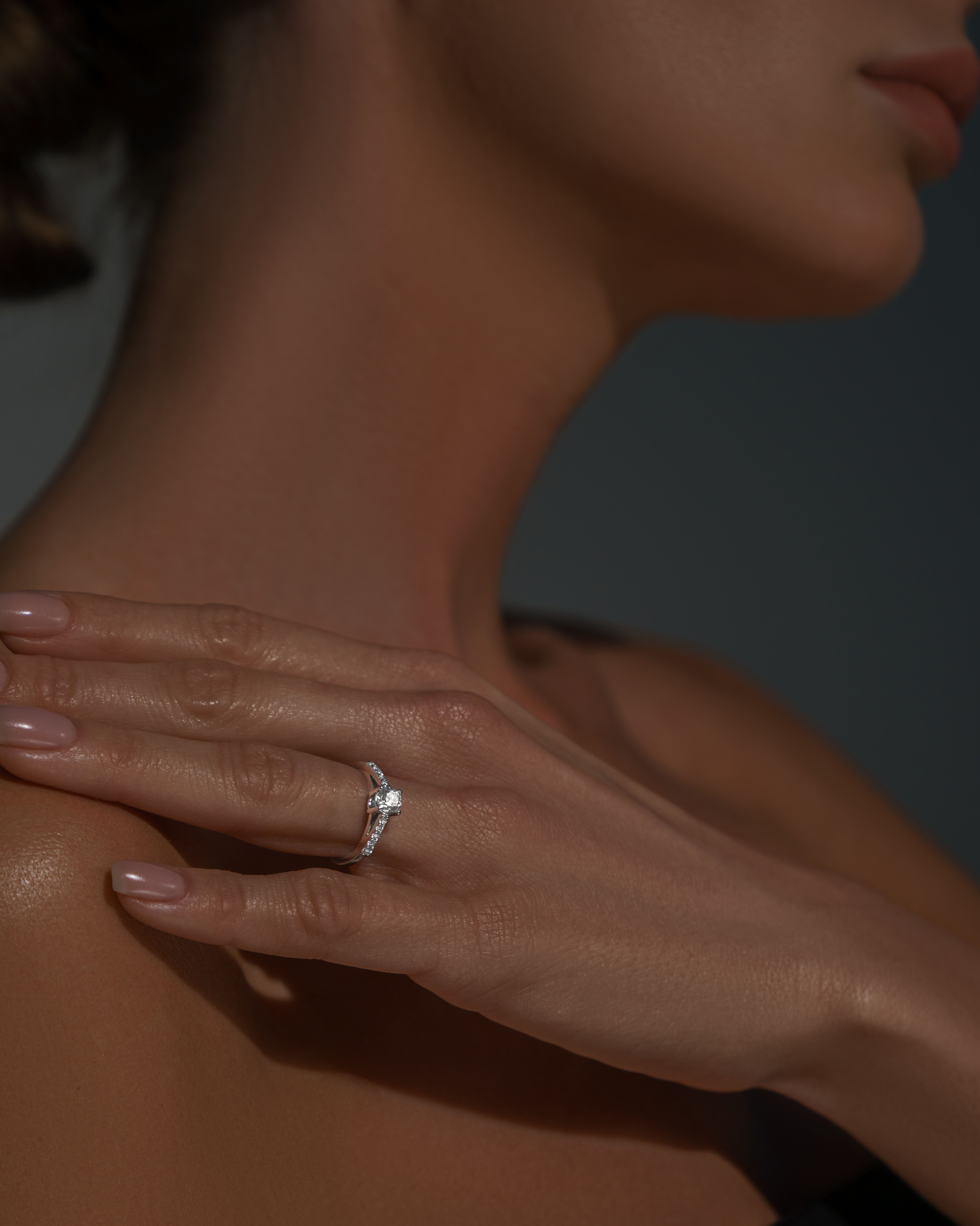 продажа Золотое кольцо Bellini Kissing Diamonds 0.76Ct в салоне «Emporium Gold»