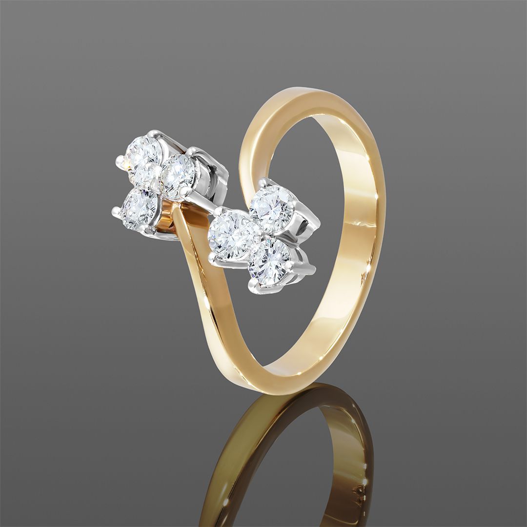Золотое кольцо с бриллиантами 0.68Ct