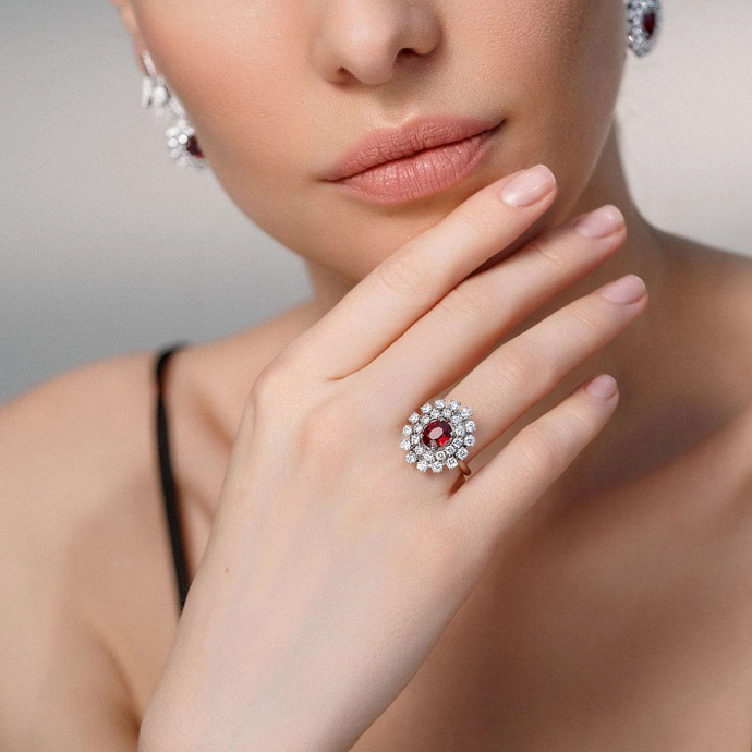 Серьги и кольцо Emporium Gold с бриллиантами и природными рубинами цвета Pigeon Blood в сопровождении сертификатов GRS и MGL
