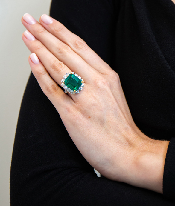 Кольцо Van Cleef & Arpels с изумрудом весом 10,51 карата