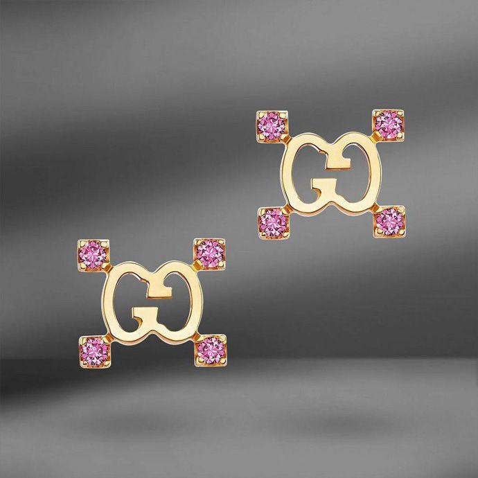 Золотые пусеты Gucci с розовыми сапфирами и золотое кольцо Boucheron Ma jolie с розовыми сапфирами