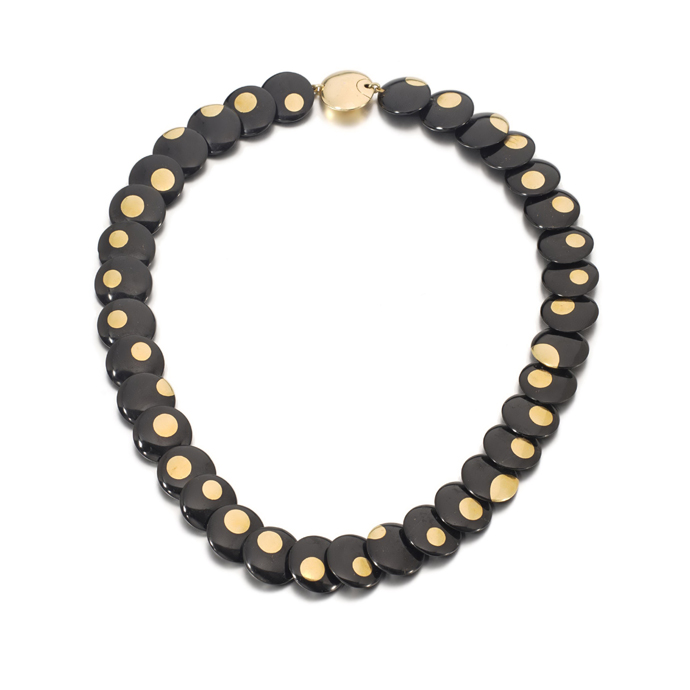 Tiffany & Co. колье Black Jade, проданное на аукционе Sotheby's за 19,2 тысячи долларов США