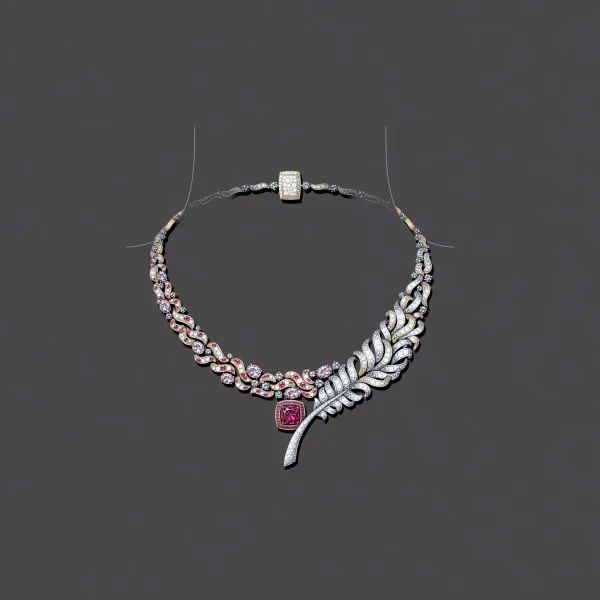 Колье-трансформер Plume Couture de Chanel и четыре варианта ношения