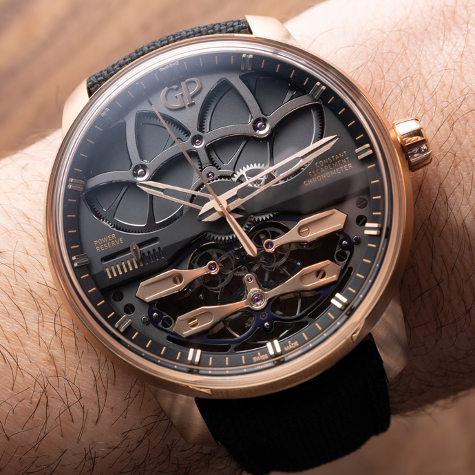 Часы Neo Constant Escapement в корпусе диаметром 45 мм из 18-каратного розового золота
