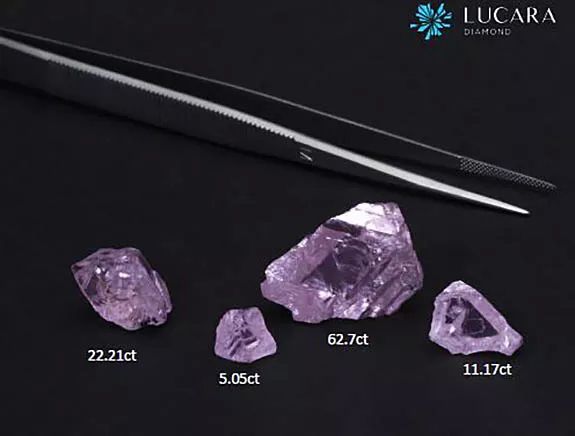 В компании предположили, что четыре найденных алмаза являются фрагментами одного камня