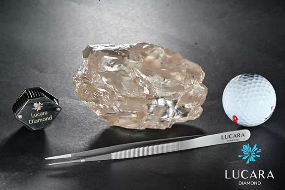 Алмаз Motswedi весом 2488 карат, обнаруженный на руднике Karowe в конце августа 2024 года