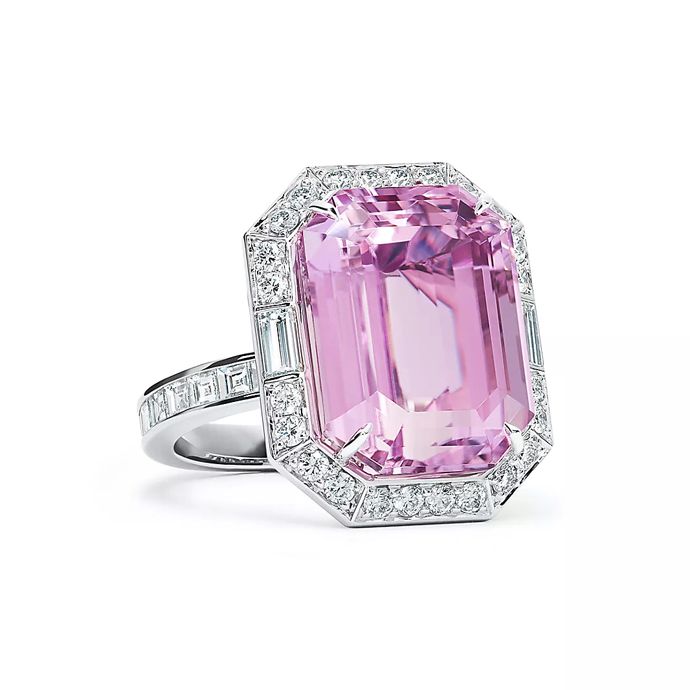 Кольцо и подвеска Tiffany & Co. с ярко-фиолетовым кунцитом 