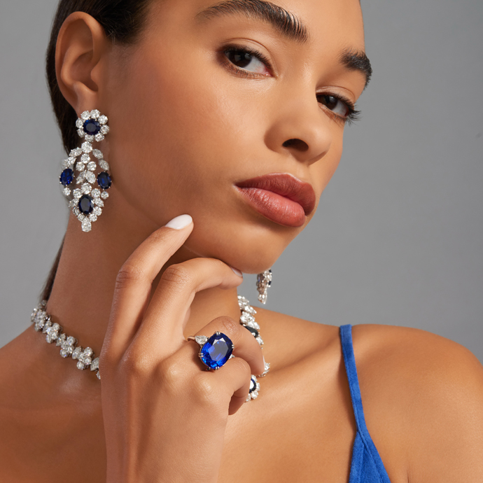 Кольцо Van Cleef & Arpels с сапфиром весом 26,55 карата