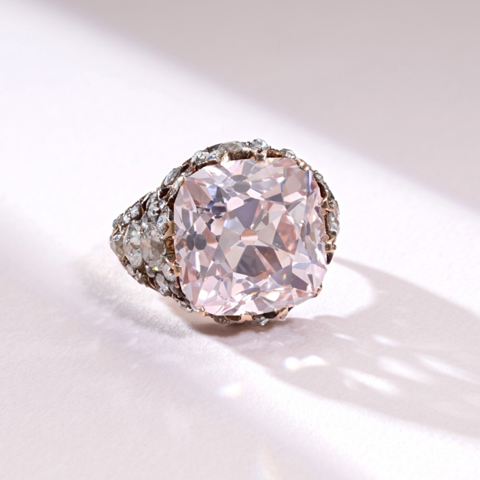 Кольцо со светло-розовым бриллиантом, принадлежащее императрице Екатерине I