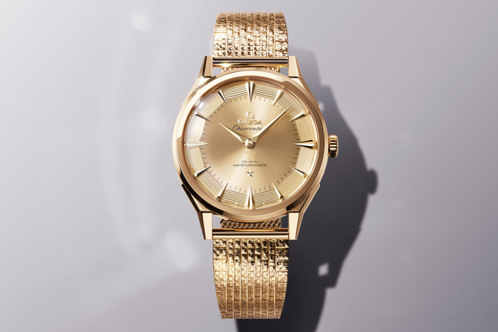 Ушки «dog-leg» и циферблат «pie-pan» вернулись в современном исполнении в линейке Constellation Observatory, а для золотых моделей доступен браслет с характерным «кирпичным» рисунком