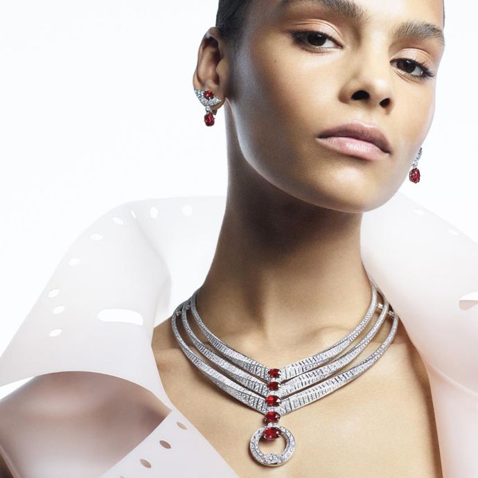 Колье из набора Trompe-l'oeil и набор Illusion из коллекции Chaumet En Scène