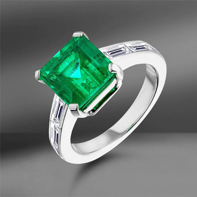 Серьги и кольцо Emporium Gold с изумрудами происхождения Колумбия