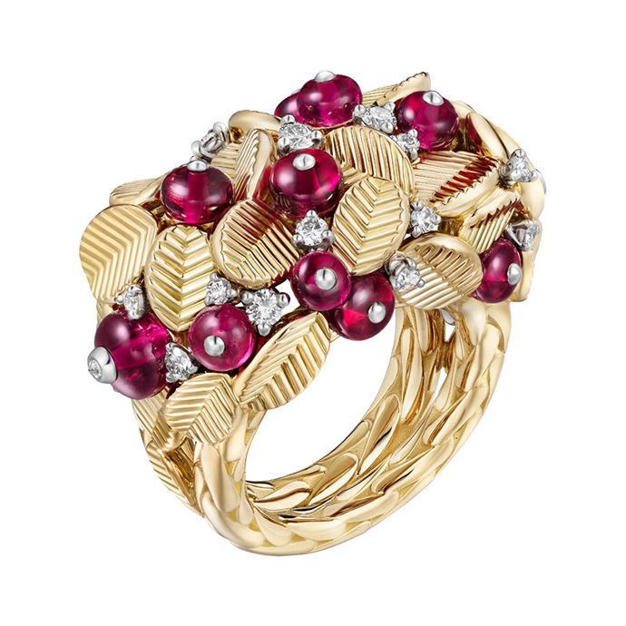 Рубеллитовые бусины напоминают настоящие кофейные зерна и создают яркие акценты