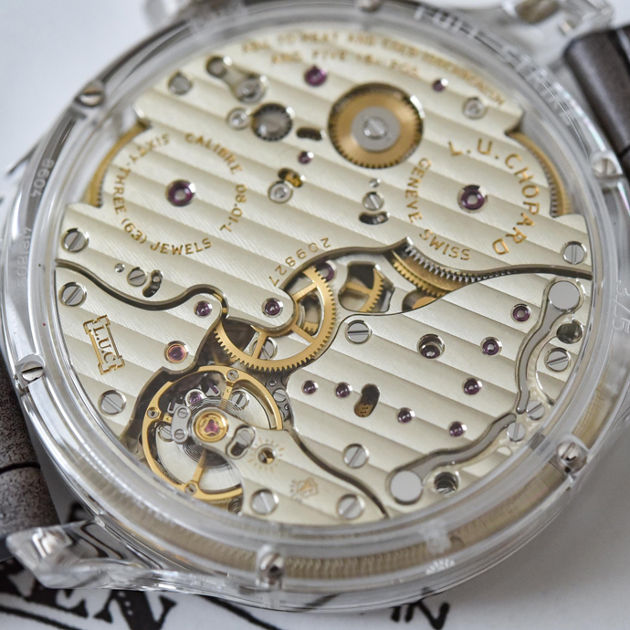 Часы L.U.C Grand Strike оснащены калибром L.U.C 08.03-L, соответствующим требованиями Poinçon de Genève и сертифицированным COSC
