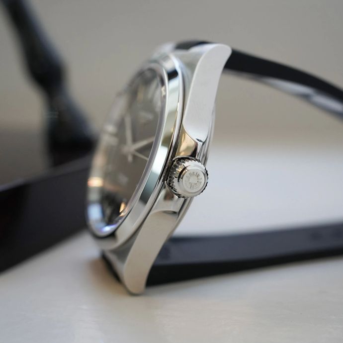 Longines Conquest хорошо сбалансированы на запястье 