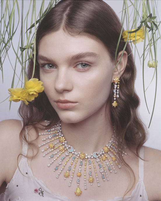 Коллекция Belle Dior посвящена красоте садов, женственности, миру Высокой моды и символике небесных светил