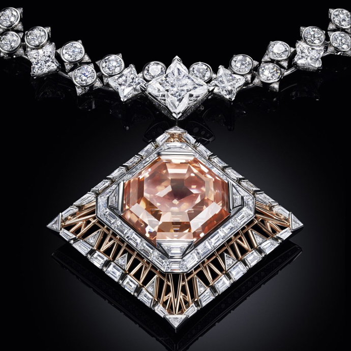 Колье Cœur de Paris с бриллиантом весом 56,23 карат