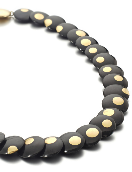 Tiffany & Co. колье Black Jade, проданное на аукционе Sotheby's за 19,2 тысячи долларов США