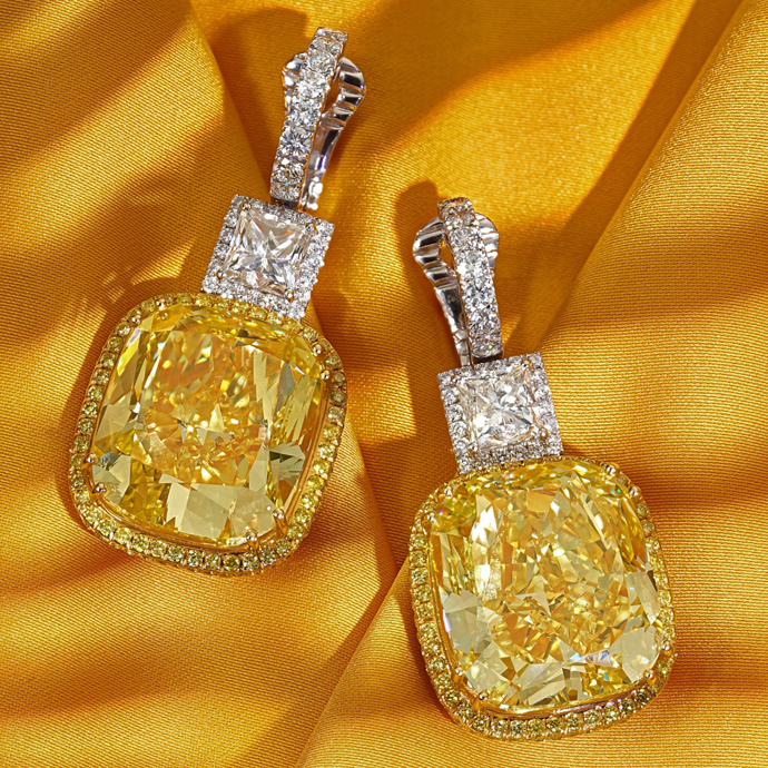 Лидеры аукциона Sotheby’s High Jewelry в Женеве: ярко-голубой бриллиант, серьги с ярко-жёлтыми бриллиантами и кольцо с рубином