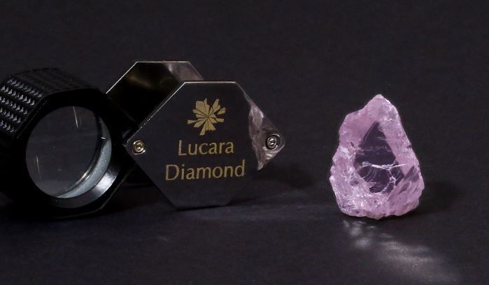 Самый крупный из четырех найденных камней – фантазийный розовый алмаз Boitumelo весом 62,7 карата