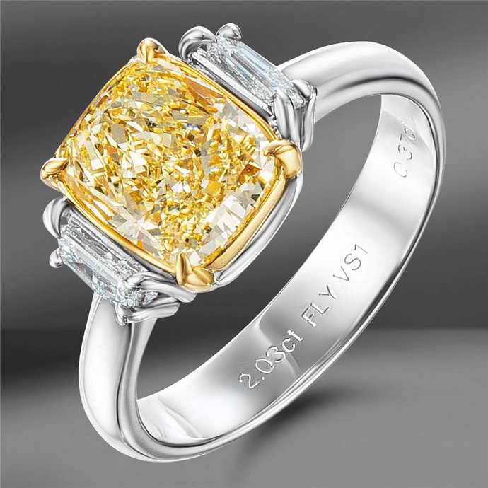Кольцо из платины Emporium Gold с центральным бриллиантом огранки Cushion желтого цвета 2.40 Ct