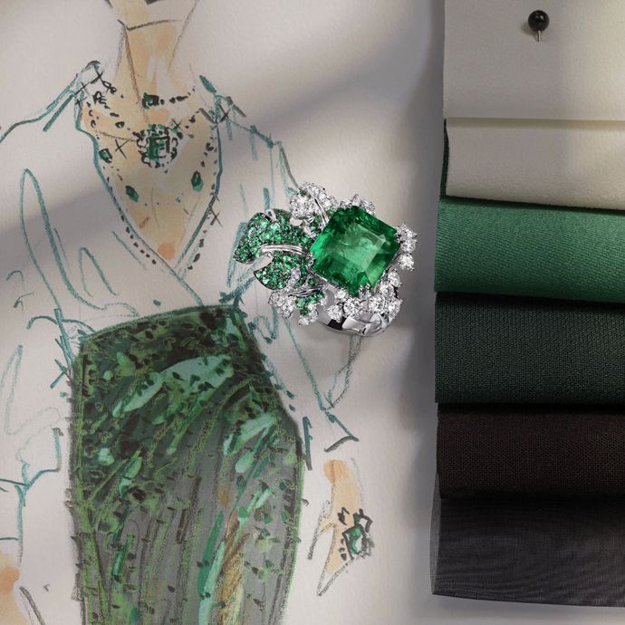 Украшения коллекции Insofu и платья, созданные Каролин Шойфеле