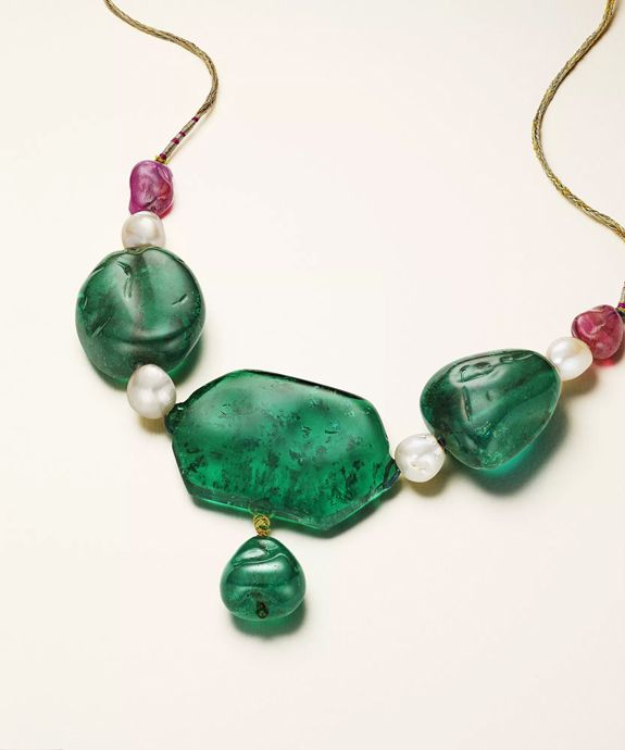 Ожерелье Великих Моголов с драгоценными камнями и изумрудами