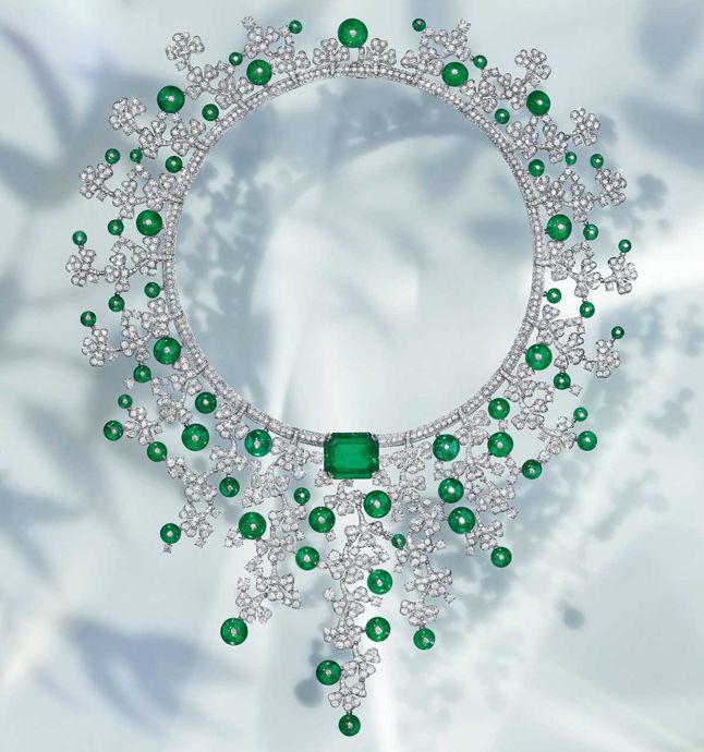 Колье Emerald Venus