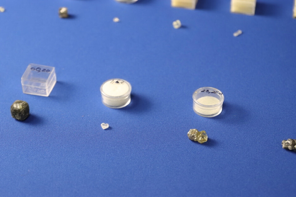 Алмазы необычных форм из коллекции «Сокровищница Якутии»