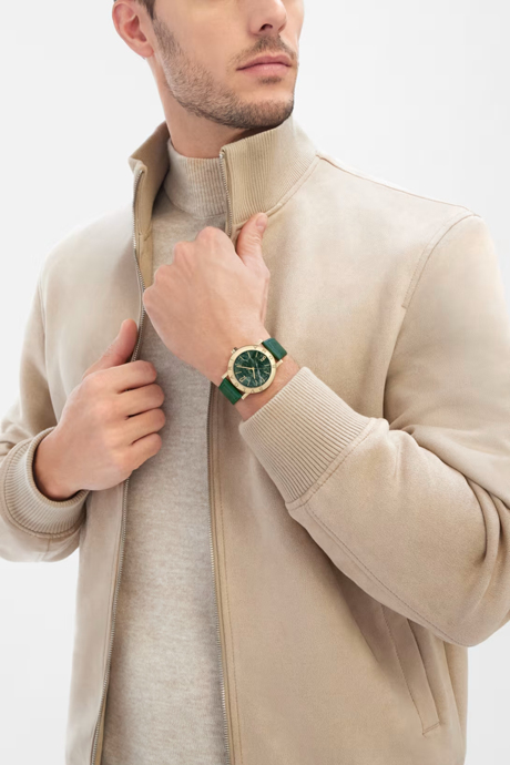 Часы с циферблатом цвета Verde Alpi выпущены лимитированной серией, остальные версии − часть постоянной коллекции