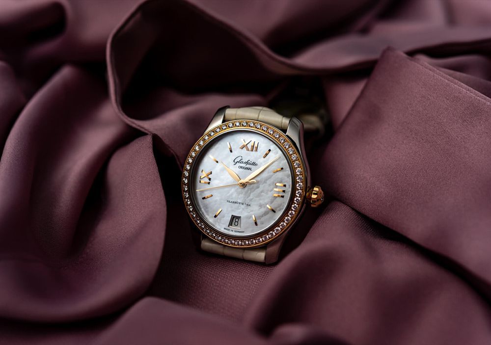 Часы Glashütte Original из коллекции Ladies