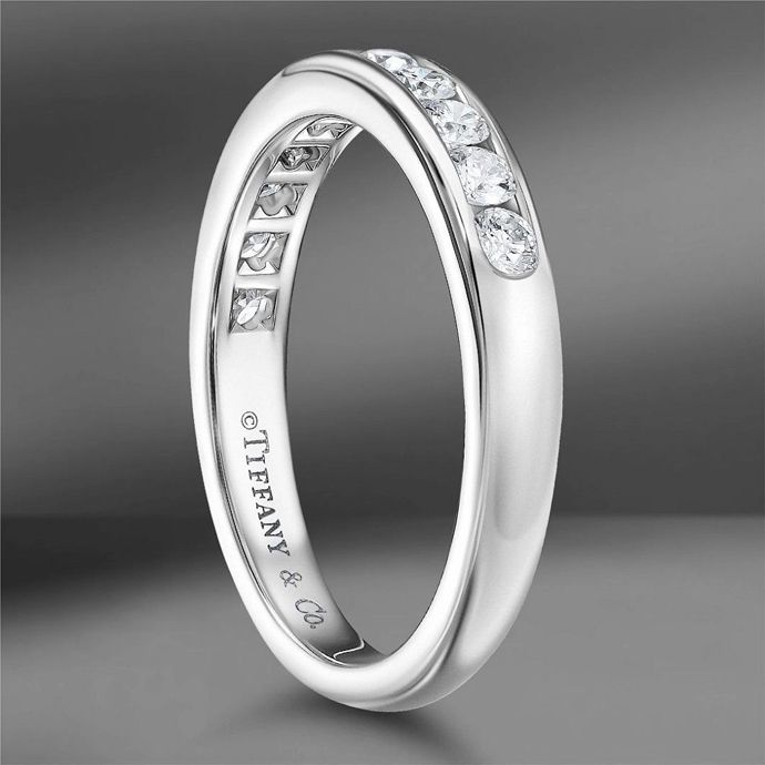 Канальная закрепка и кольца Tiffany & Co. с канальной закрепкой