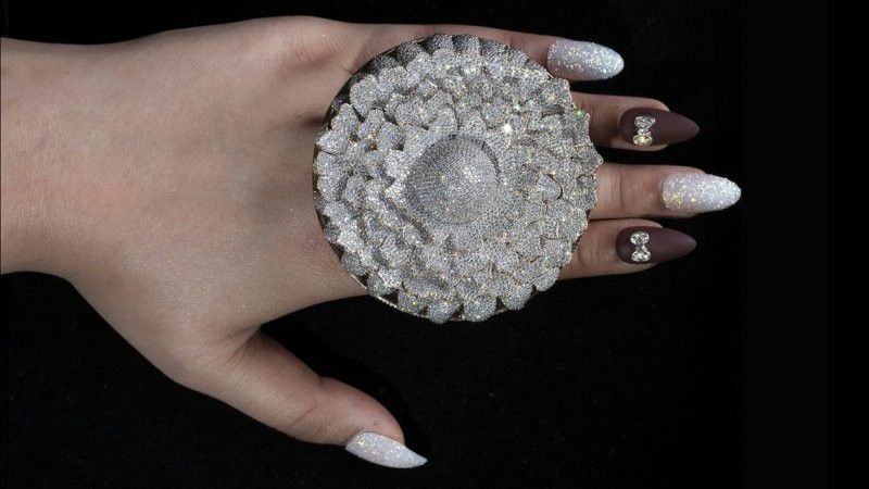 Кольцо The Marigold – The Ring of Prosperity компании Renani Jewels удерживало рекорд Гинесса до мая 2022 года