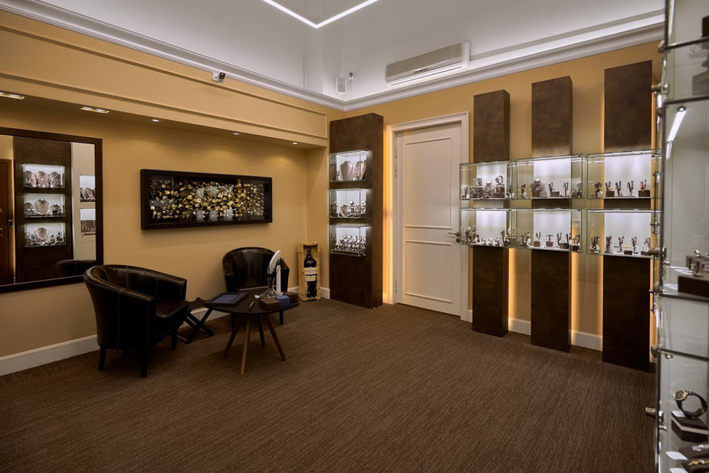 Уютный шоурум салона «Emporium Gold»