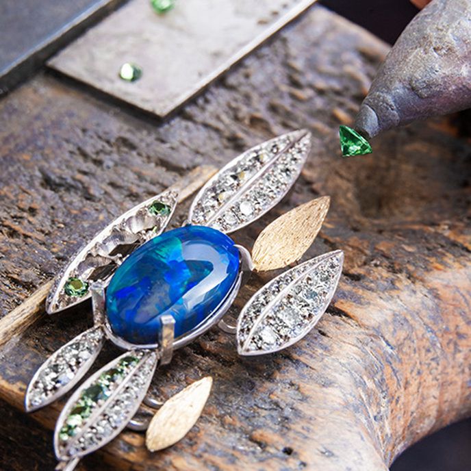 Броши и серьги коллекции Chaumet Bamboo