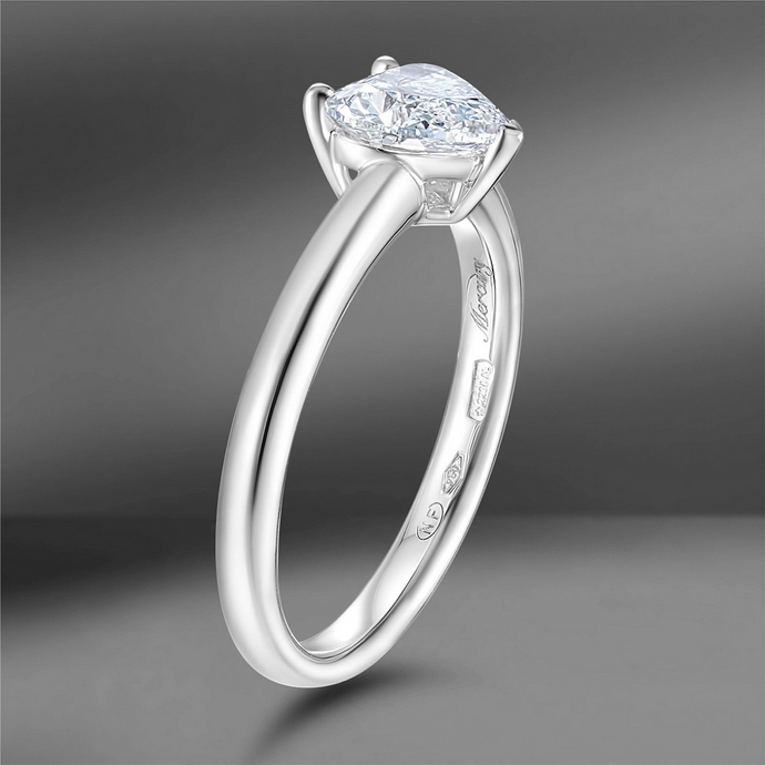 Золотое кольцо Mercury Classic с бриллиантом огранки «сердце» 1.01 Ct и золотое кольцо Emporium Gold с центральным бриллиантом огранки «сердце» 2.60 Ct