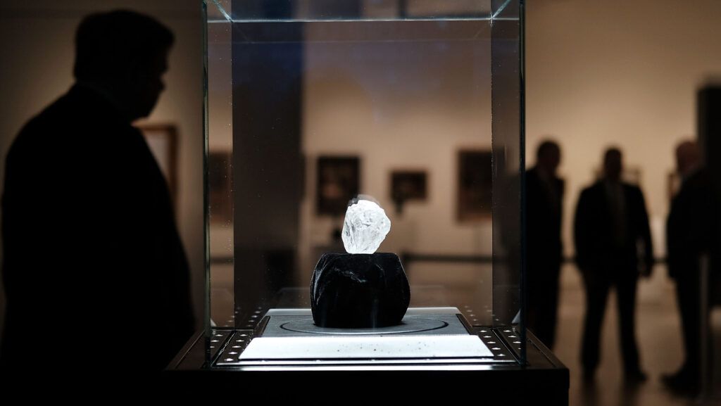 Алмаз Lesedi La Rona весом 1109 карат на аукционе Sotheby's в Нью-Йорке в 2016 году