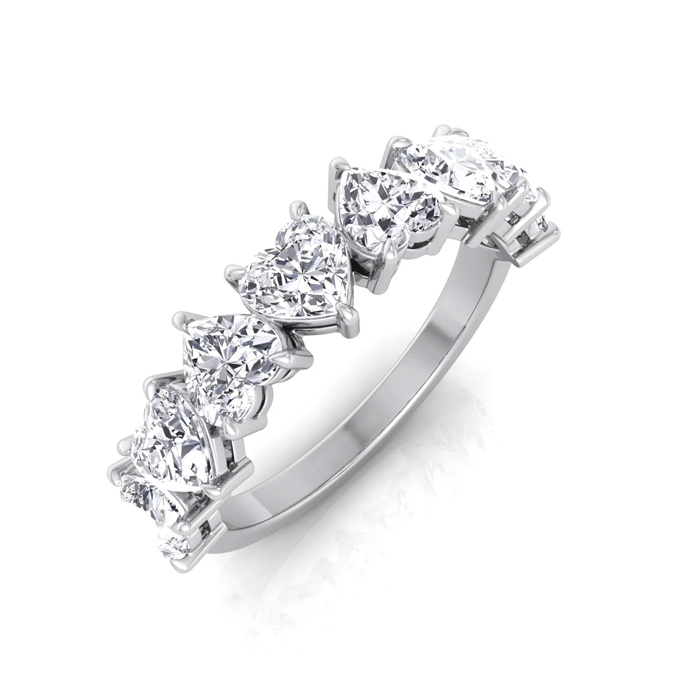 Огранки бриллиантов овал, маркиз, груша и сердце добавляют кольцу вечности динамику, но чувствительны к износу