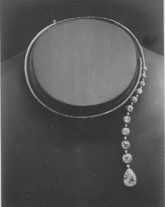 Колье Boucheron L’étincelle и историческое колье 1884 года