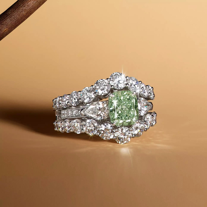 Украшения первой главы коллекции Essence of Nature: ожерелье Embrace, колье Interlace, кольцо Foundation