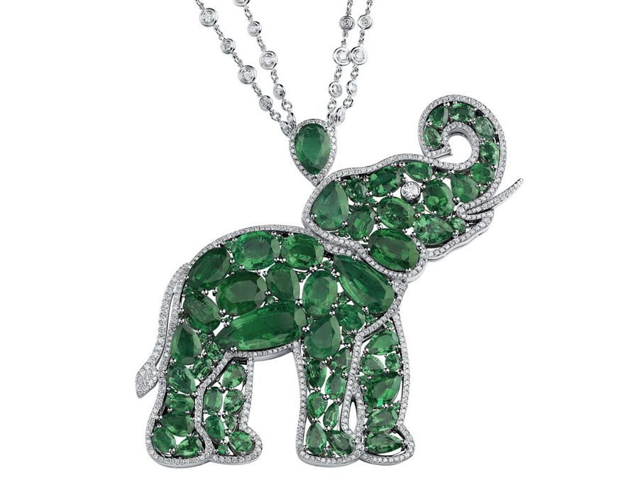 Подвеска в форме слона и ансамбль из четырех ожерелий из коллекции Insofu